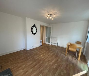 2 bedroom property to rent - Photo 2