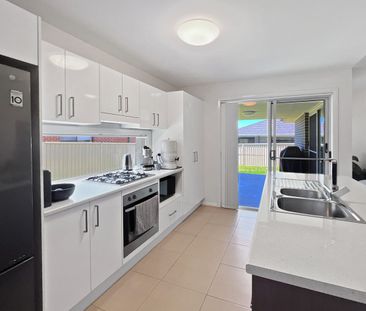 Family home in Established area - Photo 3