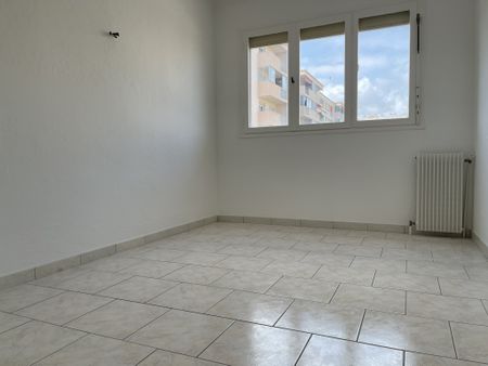 Location Appartement 3 pièces 57m² ANTIBES 06600 - Photo 4