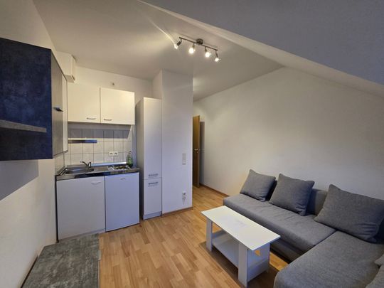 Voll-möblierte und gemütliche Maisonette mit Pantryküche und separater Schlafebene wartet auf Sie! - Photo 1