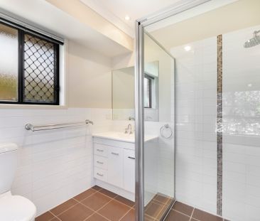 Spacious 4-Bedroom Family Home in Harrison - Perfect for Entertaining! - Photo 3