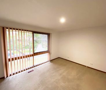 SPACIOUS FAMILY HOME - Photo 6