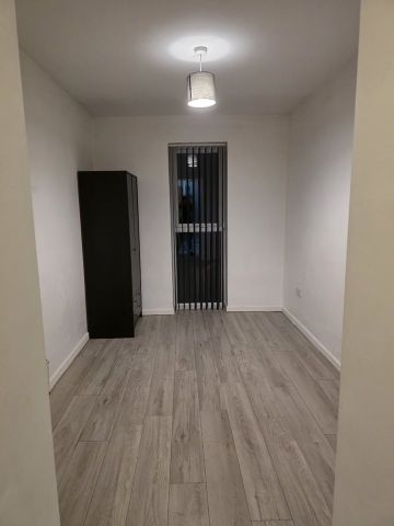 Room in a Shared House, Charlton Lane, SE7 - Photo 3