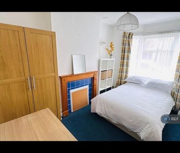 4 bedroom terraced house to rent - Photo 3