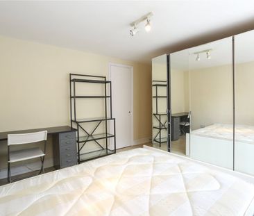 The Terraces, E2, London - Photo 3
