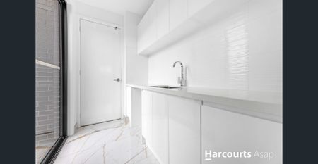 Spacious Townhouse in Doveton - Photo 2