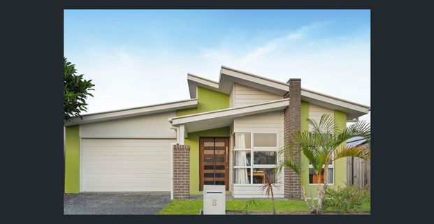 Spacious Contemporary Home - Photo 1