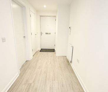 2 Bed, Flat - Photo 6