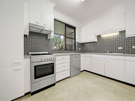 2/66 Spofforth Street, Cremorne, NSW 2090 - Photo 3