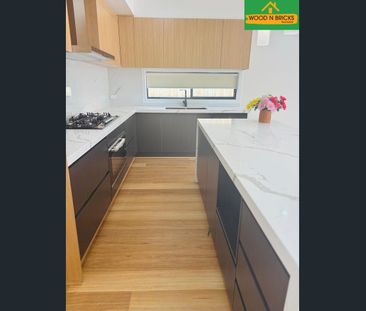 Modern Family Home with 4 Bedrooms in Officer - Photo 4