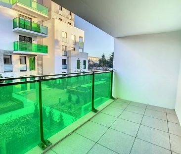 Villeurbanne : Récent T2 avec cuisine équipée, balcon et garage - Photo 3