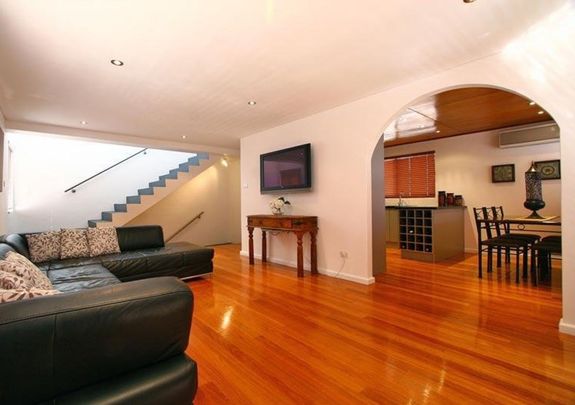 1/3 Loftus Street, 2500, Wollongong Nsw - Photo 1