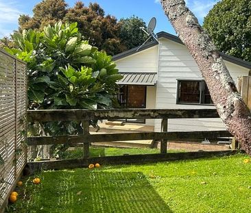 Charming 2BR Howick Haven w/ Garden - Photo 1