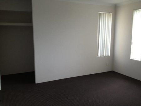 Welcome to Your Spacious 4x2 Home in Aveley! - Photo 3