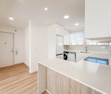 Simpático Apartamento T2 para Arrendamento no Centro de Cascais - Photo 2