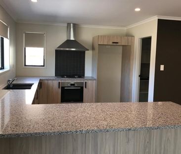 Spacious Executive Home in Top Location - Photo 1