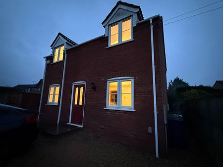 3 bedroom detached house to rent - Photo 5