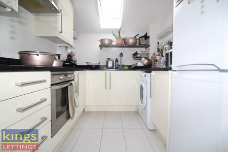 2 Bedroom Apartment To Let - Photo 4