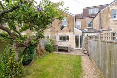 2 bedroom terraced house to rent - Photo 4