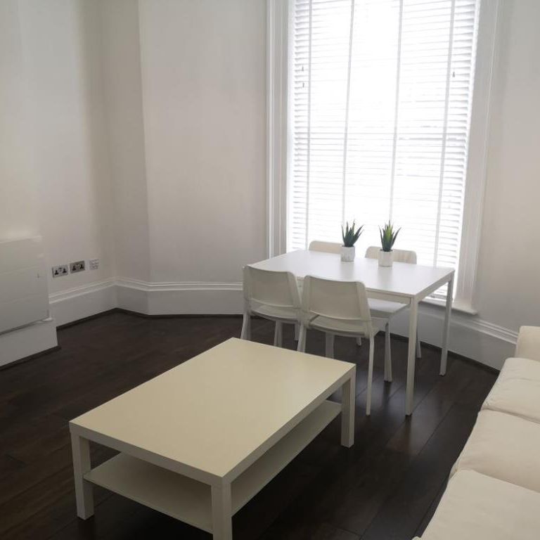 2 bedroom flat to rent - Photo 1