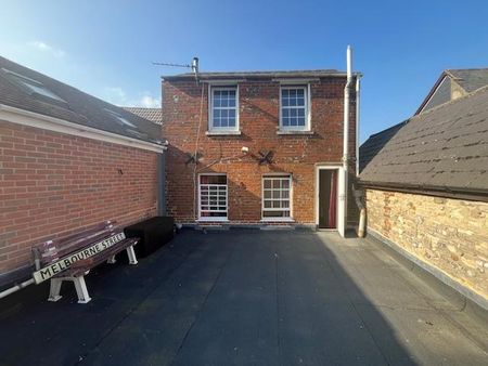 2 bedroom maisonette to rent - Photo 4