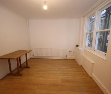 2 bedroom semi-detached house to rent - Photo 5