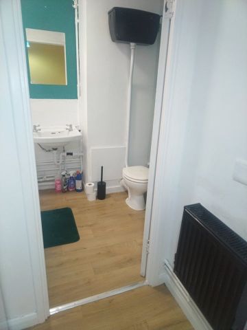 Studio Flat, Fowler Close, SW11 - Photo 5