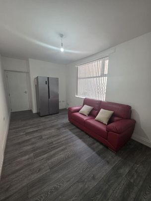 4 bedroom terraced house to rent - Photo 1