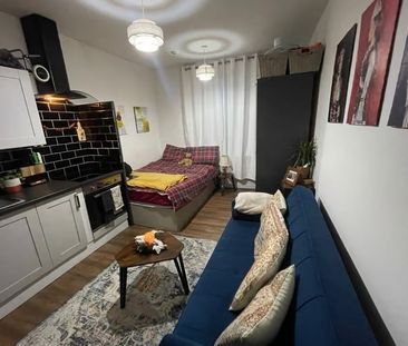 Studio Flat, Woodhill, SE18 - Photo 1