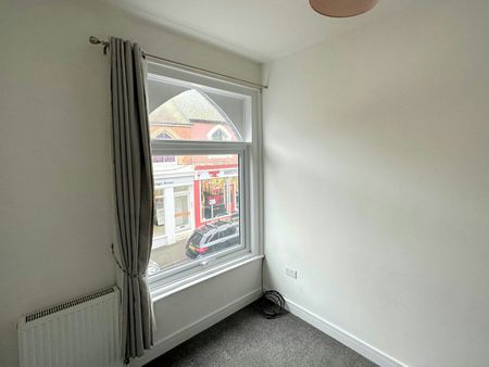 Flat to rent on - Photo 5