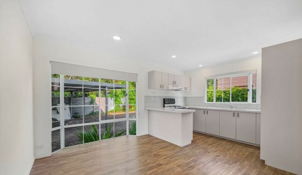 Renovated 2-Bedroom Gem in Ballarat East – Low Maintenance Living! - Photo 1