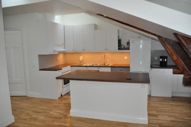 Charmig vindsvåning på Södermalm - Foto 1