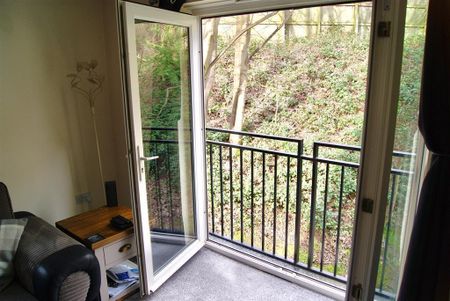 Winding Rise, Bailiff Bridge, BRIGHOUSE - Photo 4