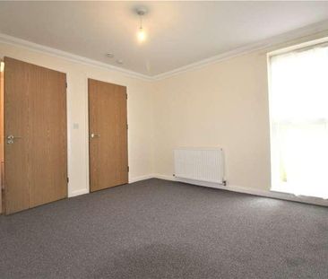 Wrotham Road, Gravesend, DA11 - Photo 2