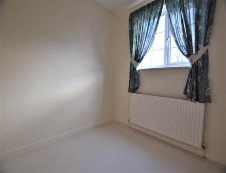 4 Bedroom Detached To Let - Photo 4
