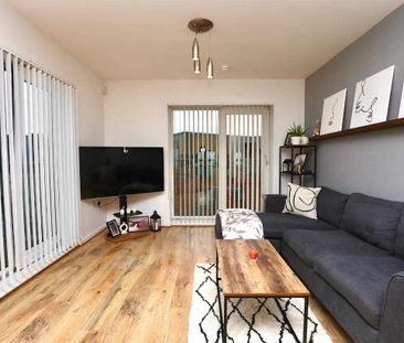 Dutton Court - Photo 2