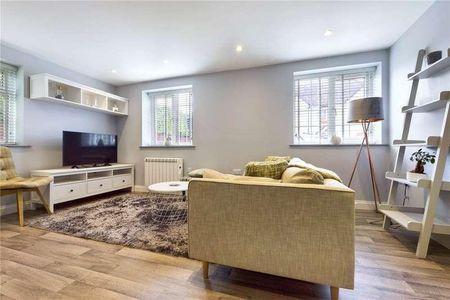 Hollycroft, Ashford Hill, Thatcham, Hampshire, RG19 - Photo 5