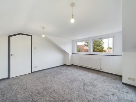 2 bedroom semi-detached house to rent - Photo 5