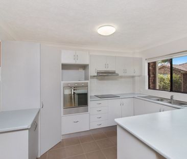 Spacious, Light-Filled Unit in Prime Tweed Location - All inspectio... - Photo 3