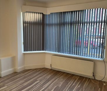 3 Bed Terraced House, Northmoor Road, M12 - Photo 3