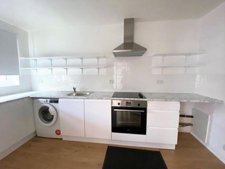 2 bedroom flat to rent - Photo 3