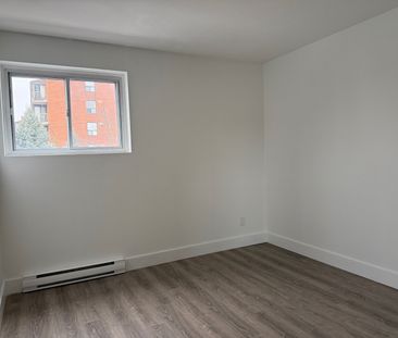 For Lease - 19 Regency Crescent Unit# 302, Whitby, Ontario - Photo 3