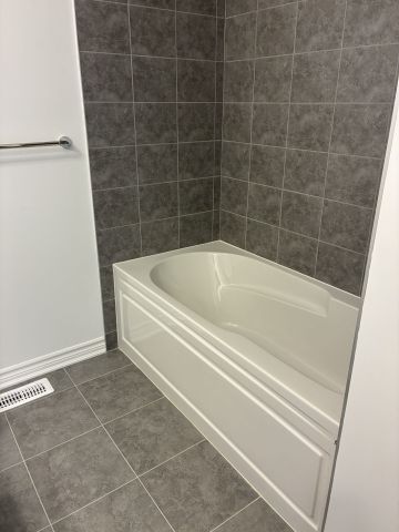 For Lease - 9 Moss Drive, Markham, Ontario - Photo 2