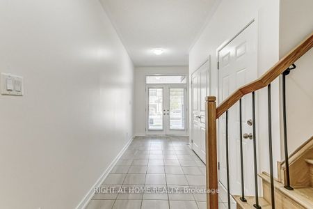 Townhouse For Lease | W8146150 - Photo 4