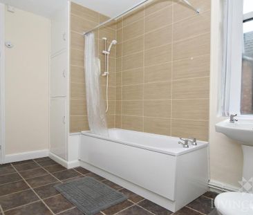 4 bedroom terraced house to rent - Photo 3