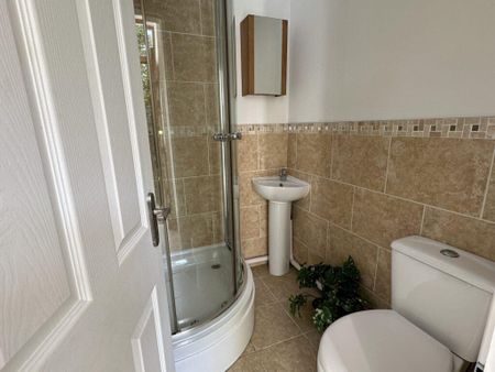 1 bedroom ground floor flat to rent - Photo 5