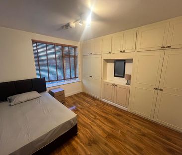 1 bedroom in a house share to rent - Photo 3