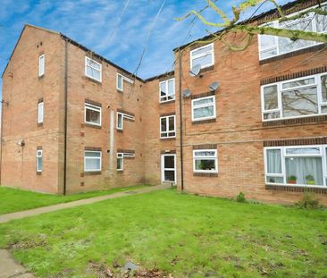 Flat to rent on - Photo 2