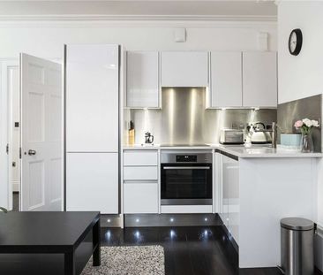 Stunning two bedroom apartment to rent, set within a beautifully co... - Photo 5