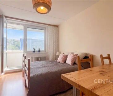 Pronájem zařízeného bytu 2+1 se zasklenou lodžií, Brno-Bystrc, ul. ... - Photo 1